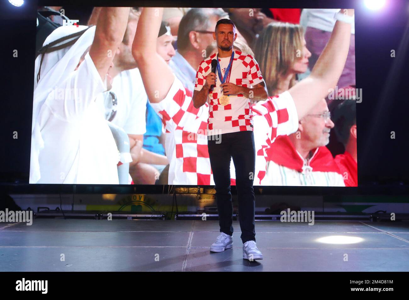 Begrüßungszeremonie für den kroatischen Nationalmannschaftsspieler Dejan Lovren, nachdem Kroatien bei der FIFA Weltmeisterschaft 2022 in Katar die Bronzemedaille gewonnen hat; in Karlovac; Kroatien; Foto: Kristina Stedul Fabac/PIXSELL Stockfoto