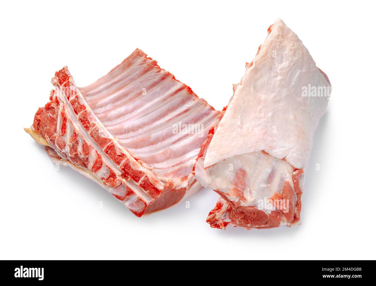 Ein frischer Lammriegel. Lammfleisch auf weißem Hintergrund isoliert. Stockfoto