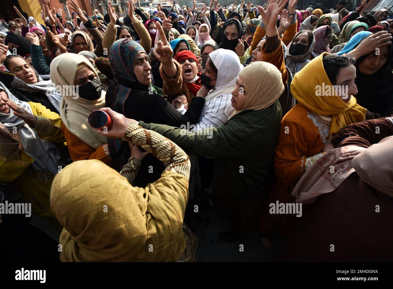 Mutter von hassan Fotos und Bildmaterial in hoher Auflösung Alamy