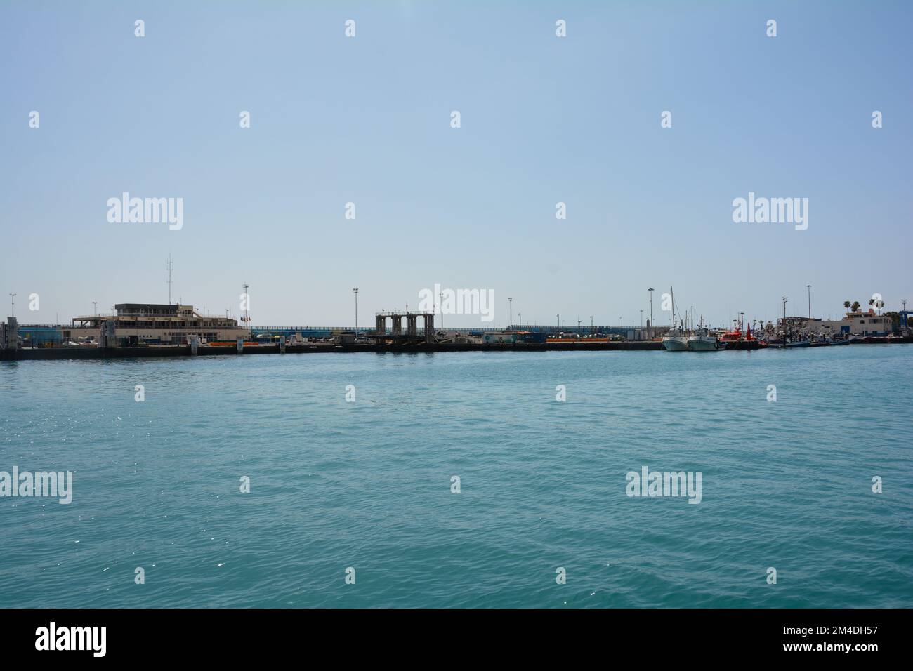 Blick auf den Hafen von Los Cristianos, die Provinz Santa Cruz, die Kanarische Insel Teneriffa, Spanien Stockfoto
