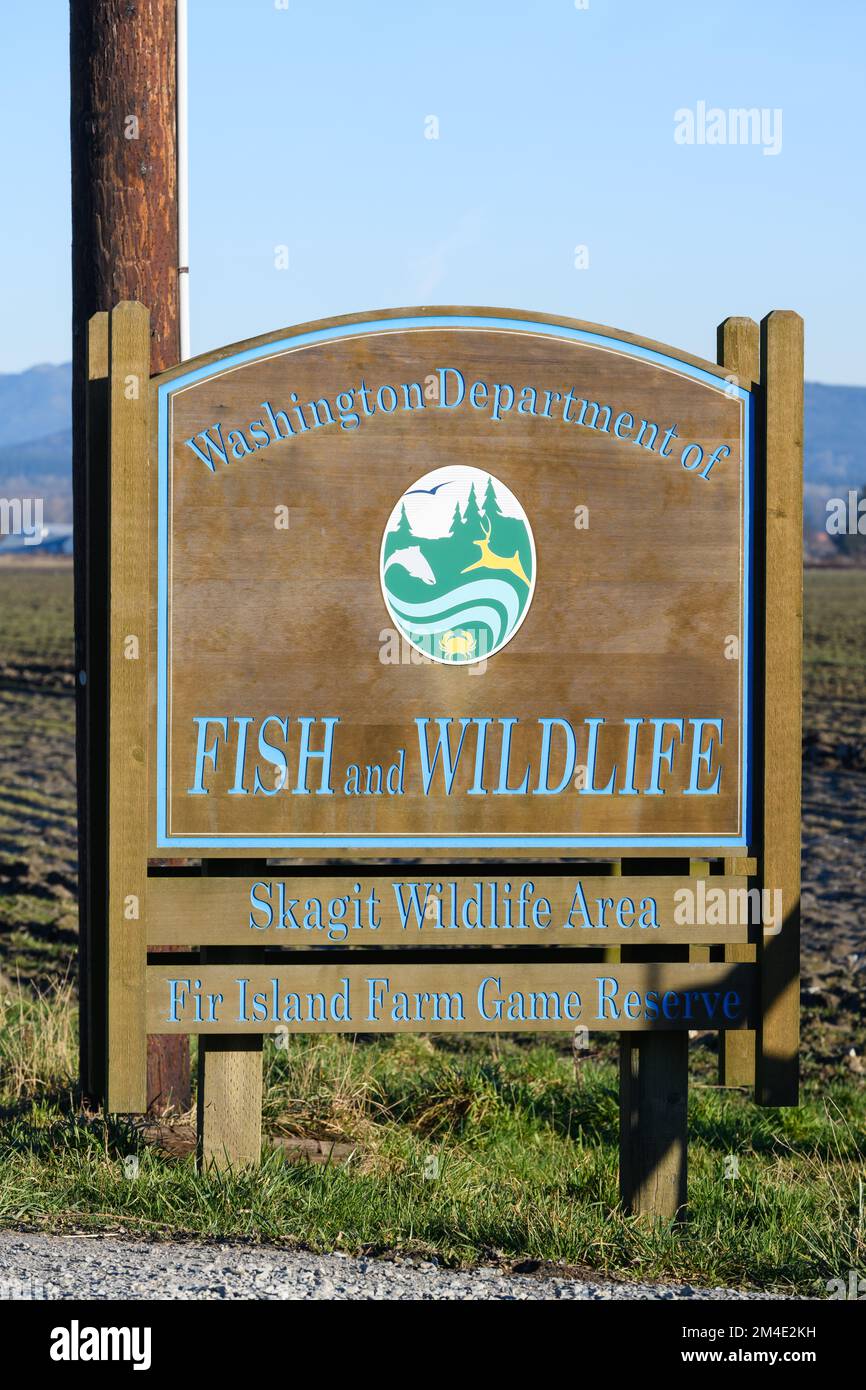 Skagit Valley, WA, USA - 27. Januar 2022; Schild für Washington Department of Fish and Wildlife in der Skagit Wildlife Area Fir Island Stockfoto