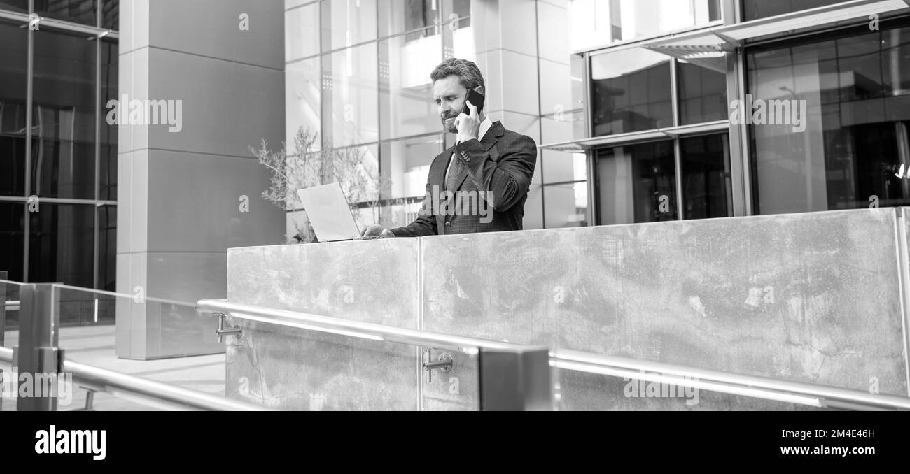 Geschäftskommunikation und Gespräch auf dem Smartphone. Verhandlung. Moderne Computertechnik Stockfoto