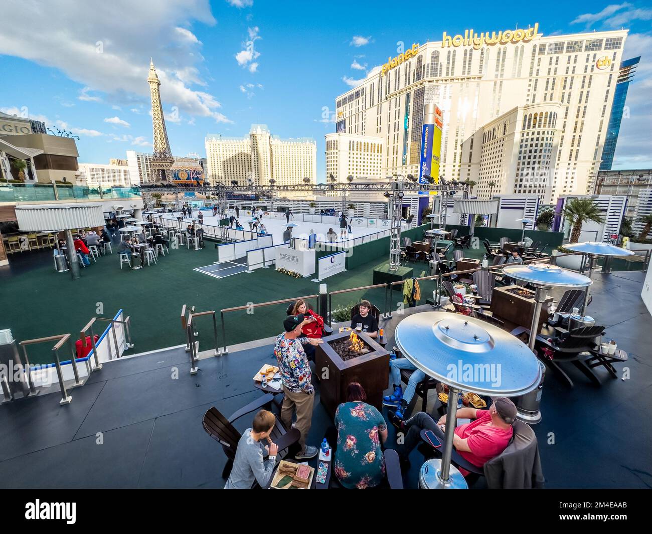 Eislaufen im Winter auf dem Dach des Cosmopolitan of Las Vegas auf dem