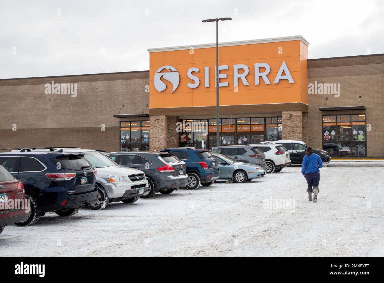 Roseville, Minnesota. Sierra Kaufhaus. Ein Einzelhändler von preisgünstigen Waren ist auf Outdoor- und Sportbekleidung ausgerichtet. Stockfoto