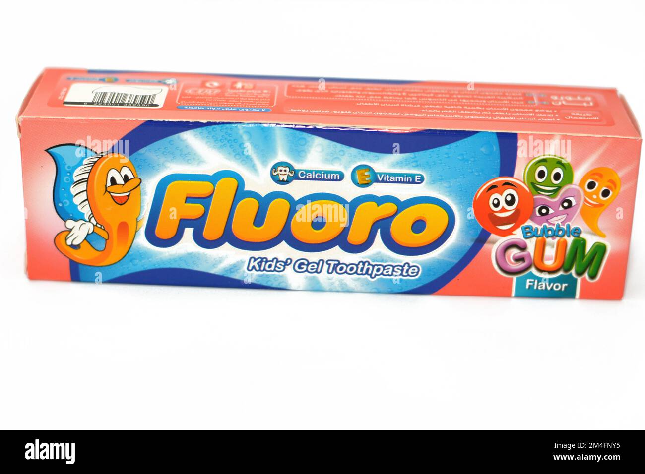 Kairo, Ägypten, Dezember 11 2022: Fluoro Kinder-Gel-Zahnpasta mit Kaugummi-Aroma, Kalzium und Vitamin E für Kinder Mundhygiene als Prävention fr Stockfoto