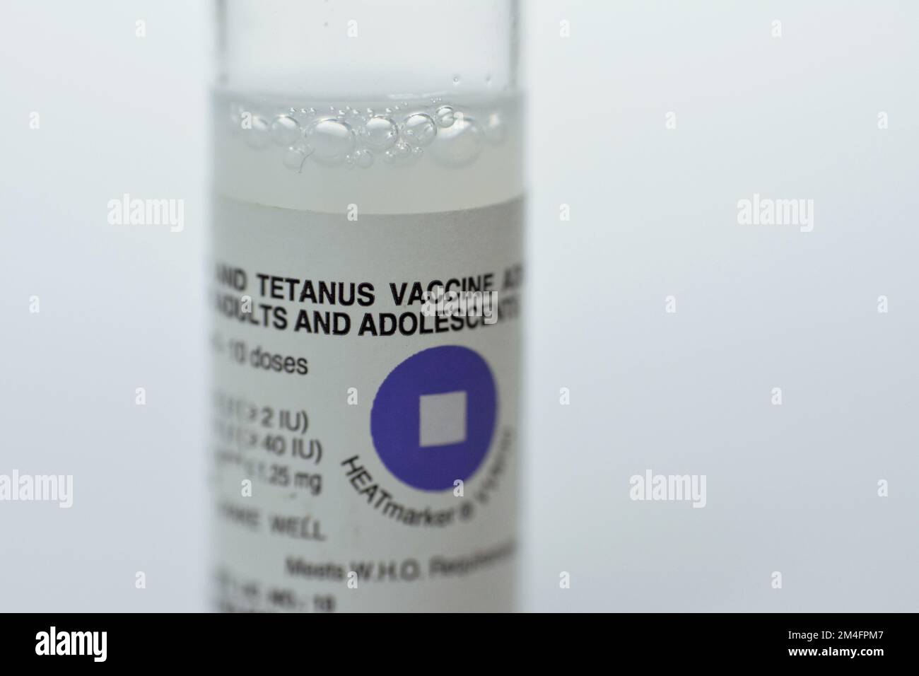 Kairo, Ägypten, Dezember 13 2022: Diphtherie-Tetanus-Impfstoff zur intramuskulären Injektion in den Schulter-Deltamuskel für Kinder und Erwachsene, Diphthe Stockfoto