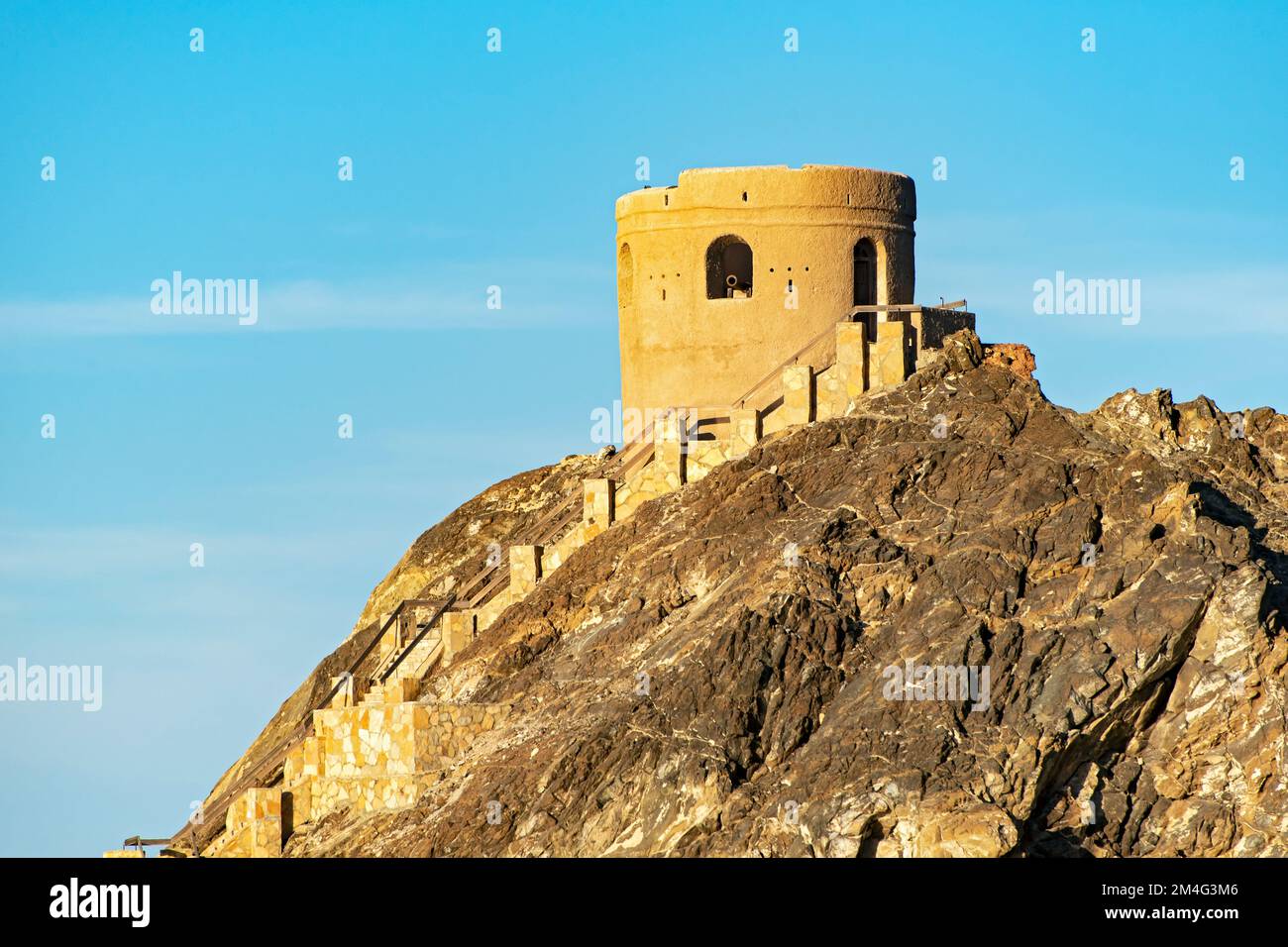 Alter Wachturm, Riyam, Muscat, Oman Stockfoto