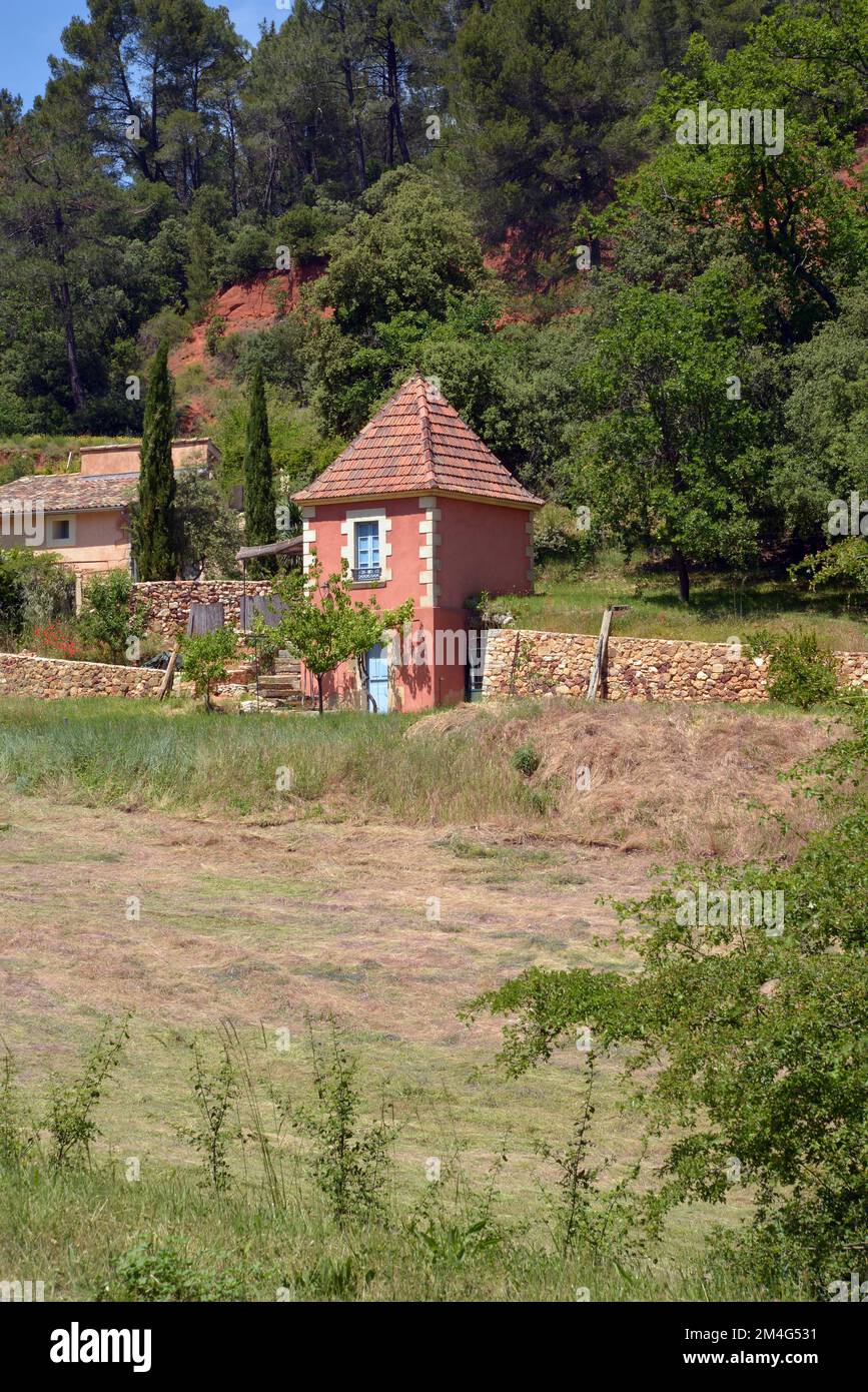 Roussillon-Ockerbrüche im Luberon Stockfoto
