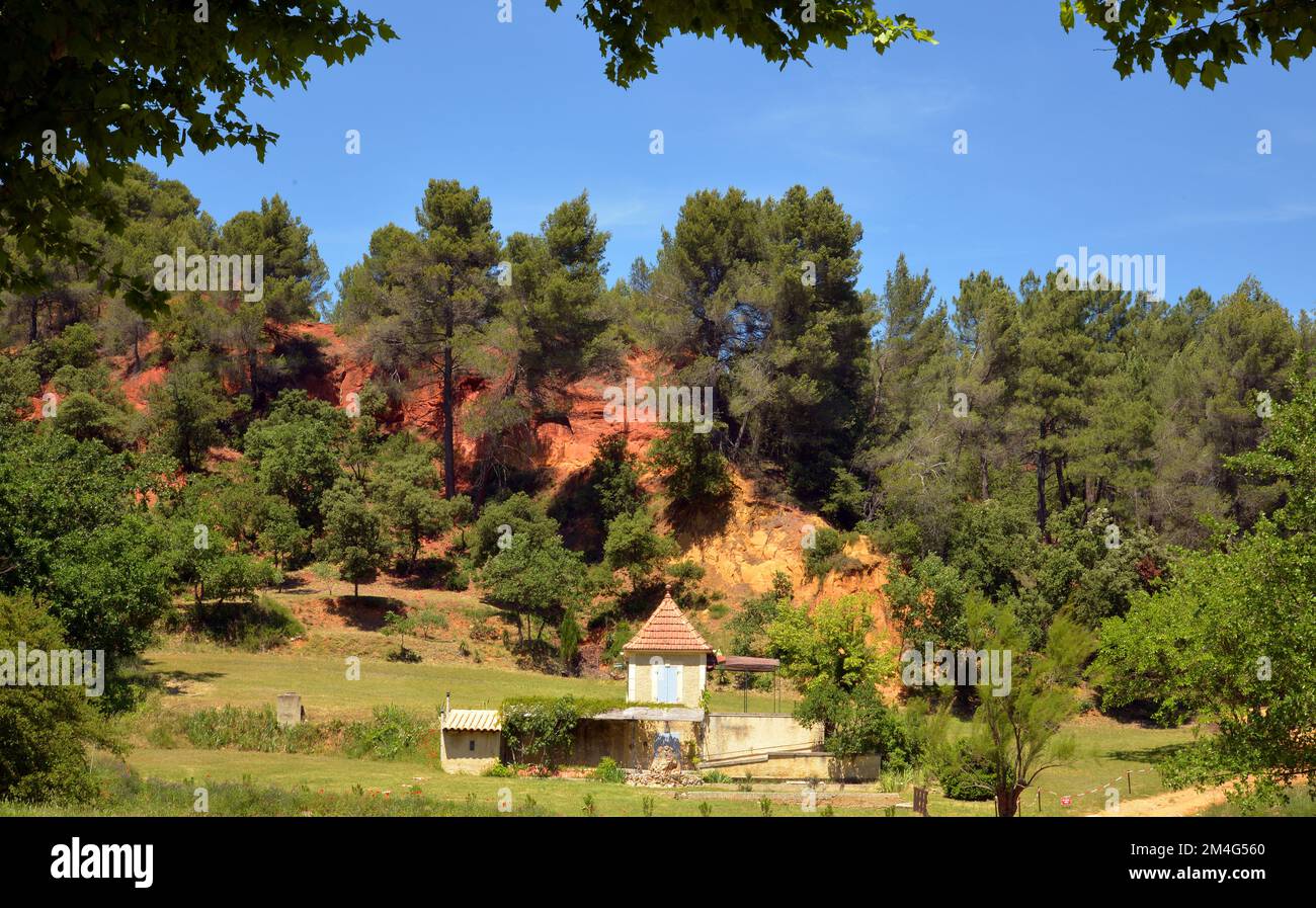 Roussillon-Ockerbrüche im Luberon Stockfoto