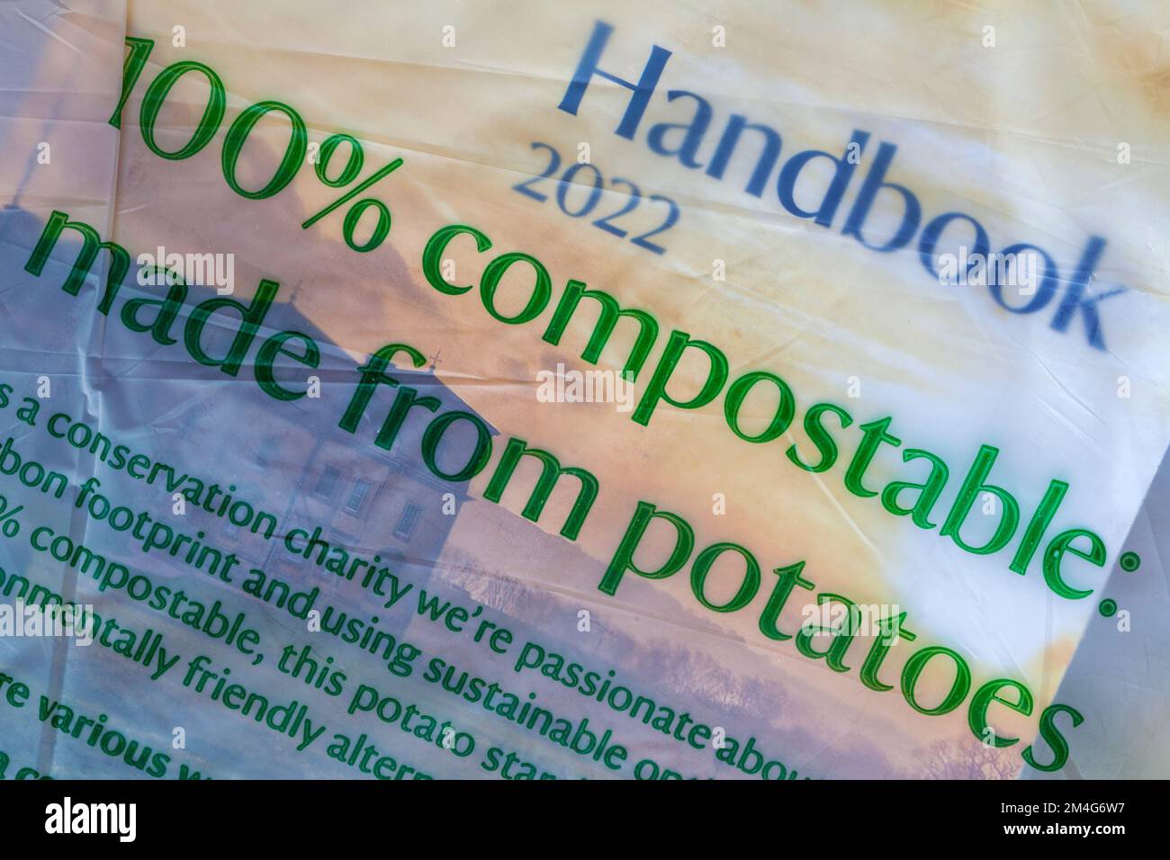 100 % kompostierbar aus Kartoffelverpackungen gemäß dem National Trust Handbuch 2022, um den CO2-Fußabdruck und die Nachhaltigkeit zu reduzieren Stockfoto