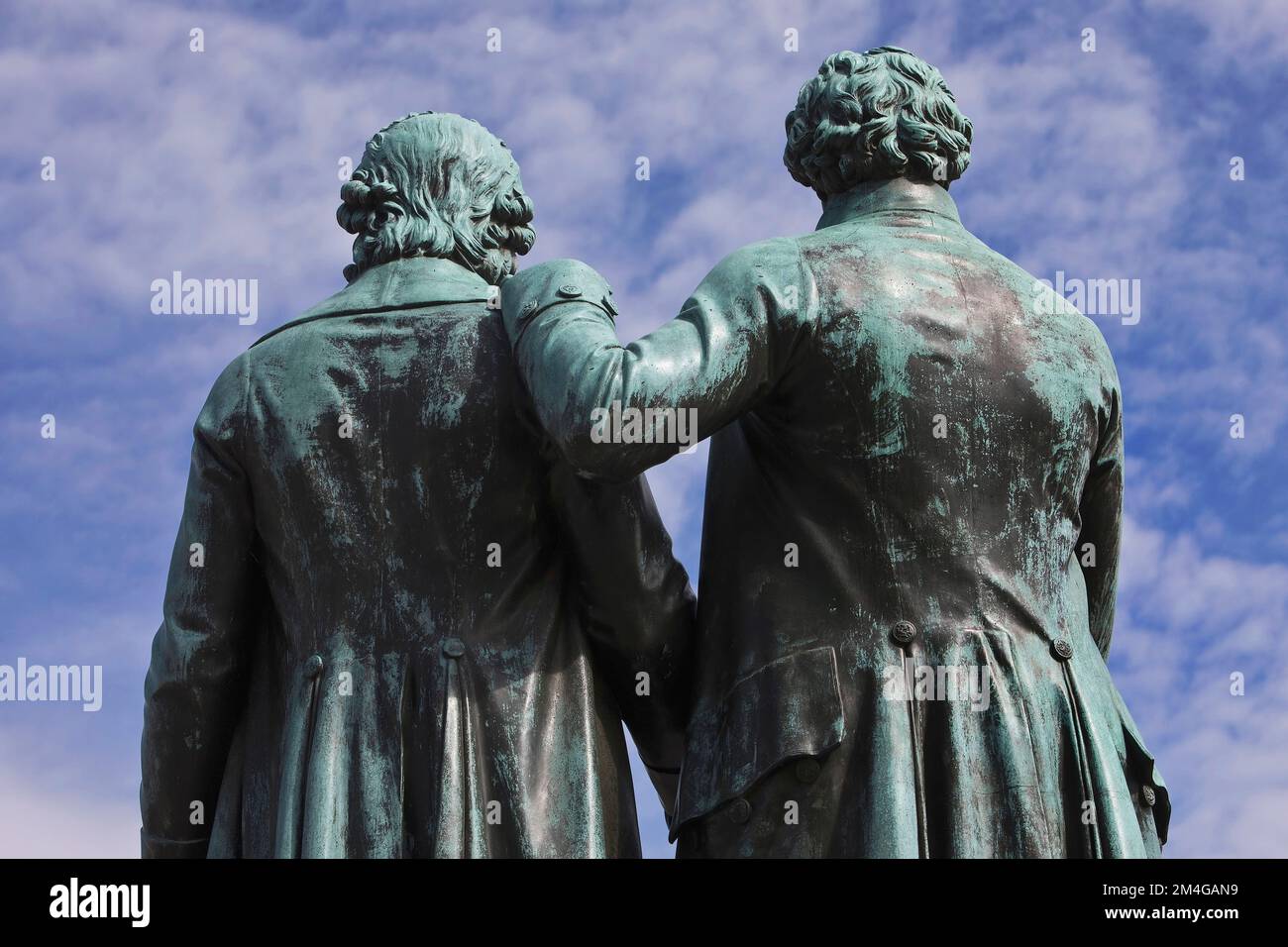 Goethe-Schiller-Denkmal, Bronze-Doppelstatue vor dem Deutschen Nationaltheater, Rückblick, Deutschland, Thüringen, Weimar Stockfoto