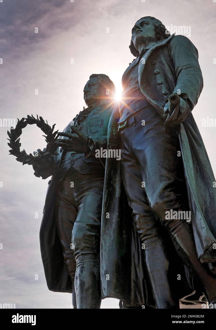Goethe-Schiller-Denkmal mit Kranz, Deutschland, Thüringen, Weimar Stockfoto