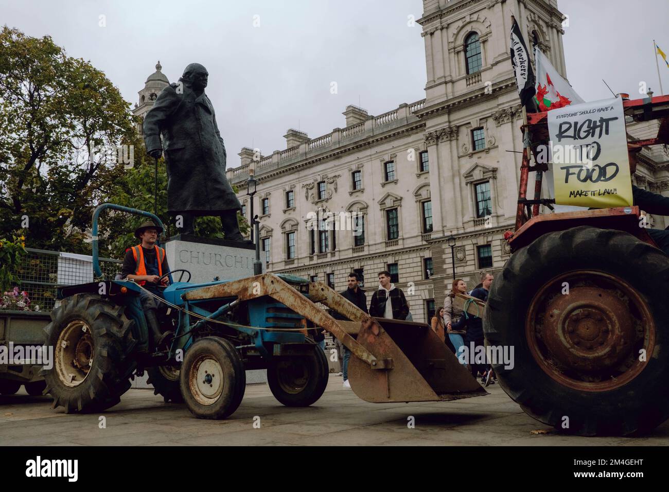 London, Großbritannien. 15. OKT 2022. Landwirte und Unterstützer marschierten in Westminster und forderten ein besseres Nahrungsmittel- und Landwirtschaftssystem im Vereinigten Königreich, um umweltfreundliche Landbewirtschaftungssysteme zu retten und die Natur zu schützen. Stockfoto