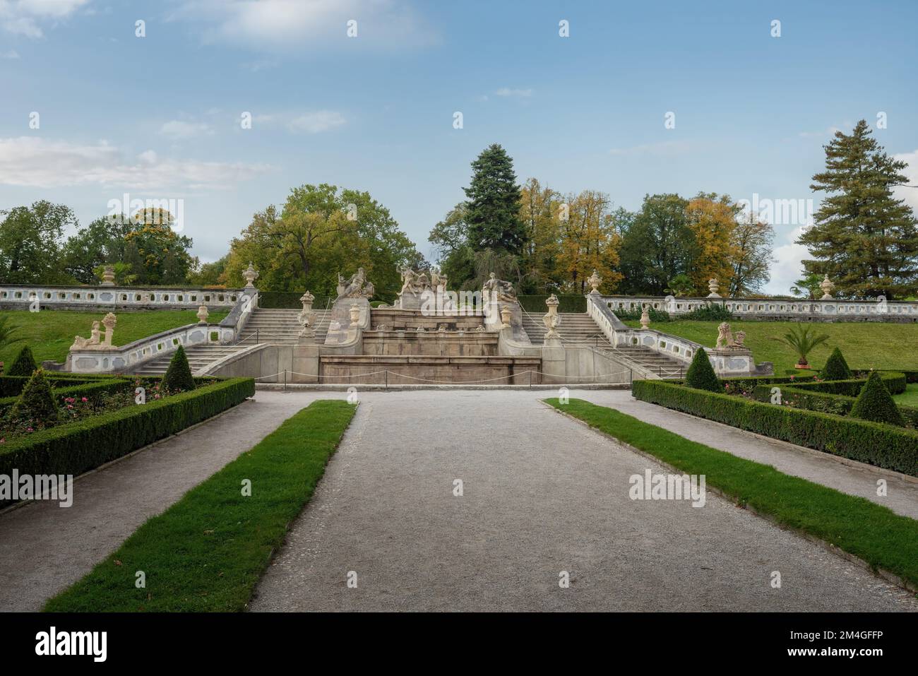 Kaskadenbrunnen im Schlossgarten Cesky Krumlov - Cesky Krumlov, Tschechische Republik Stockfoto
