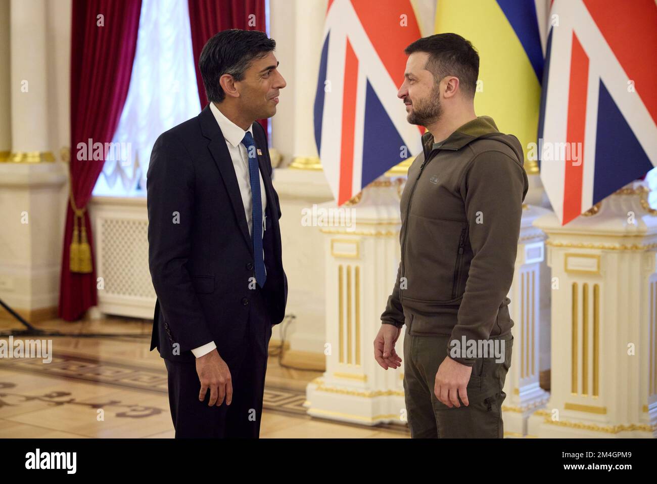 KIEW, UKRAINE - 19. November 2022 - der ukrainische Präsident Volodymyr Zelenskyy trifft sich mit dem britischen Premierminister Rishi Sunak in Kiew, Ukraine. Es Stockfoto
