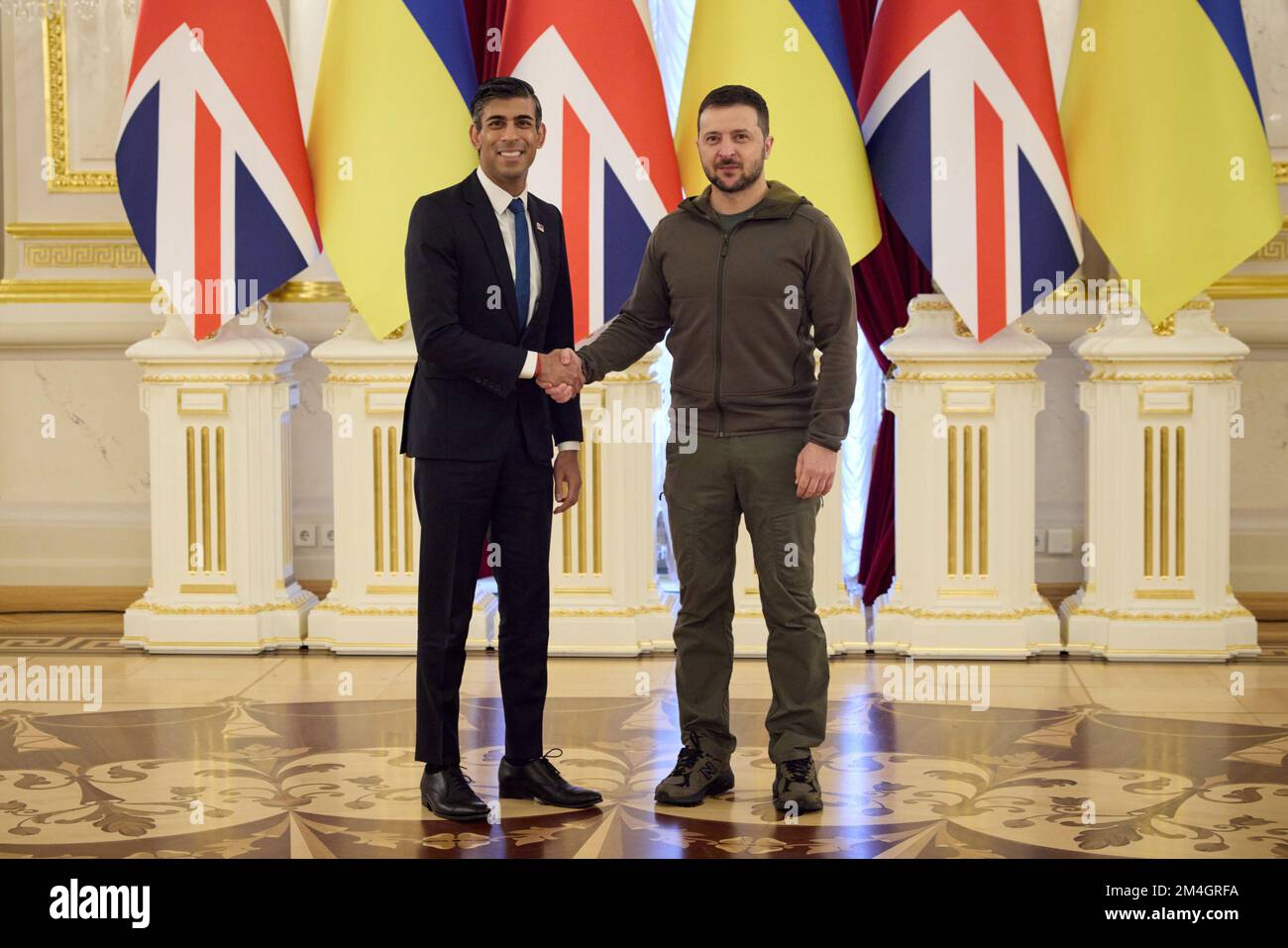 KIEW, UKRAINE - 19. November 2022 - der ukrainische Präsident Volodymyr Zelenskyy trifft sich mit dem britischen Premierminister Rishi Sunak in Kiew, Ukraine. Es Stockfoto