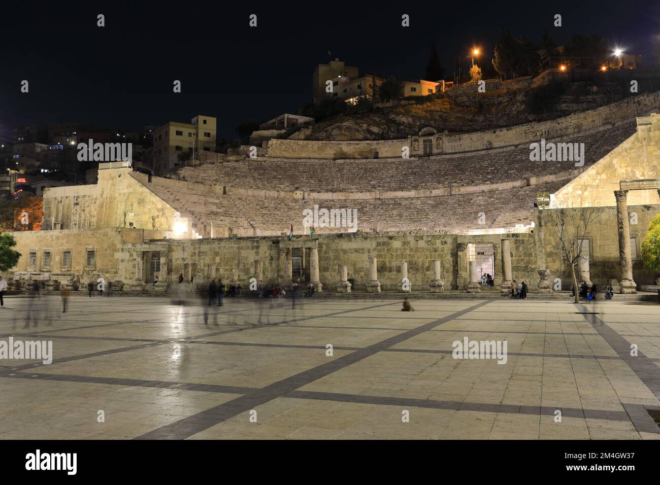 Blick über das römische Theater bei Nacht, Hashemite Plaza, Amman City, Jordanien, Naher Osten Stockfoto