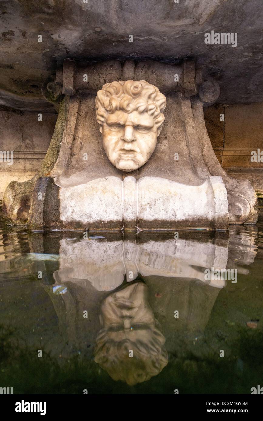 Details zum Quattro Anti in Palermo, Sizilien. Der Quattro Canti ist ein barocker, achteckiger öffentlicher platz mit vier Brunnen, die von kunstvoll verzierten Statu gekrönt sind Stockfoto