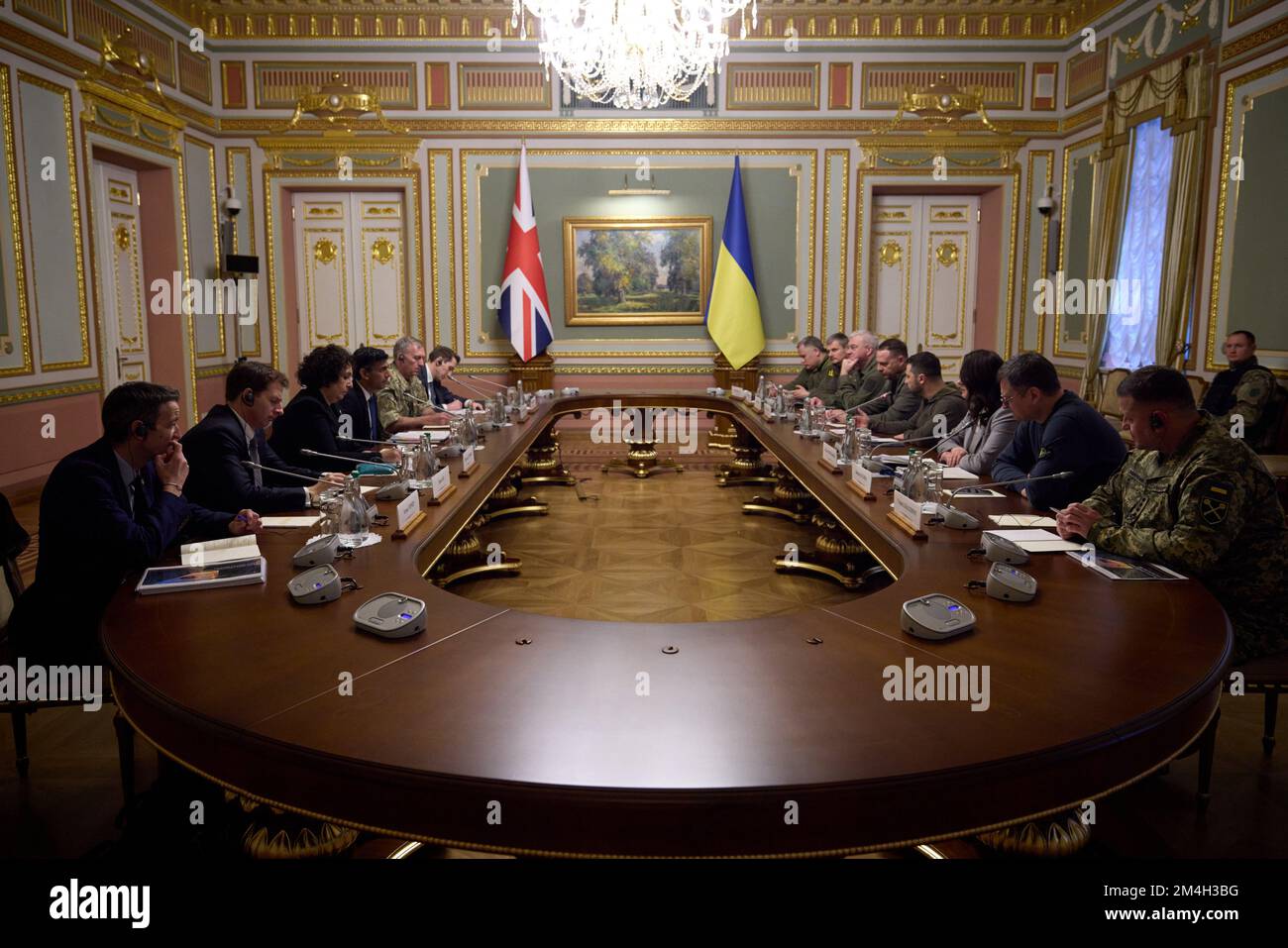 KIEW, UKRAINE - 19. November 2022 - der ukrainische Präsident Volodymyr Zelenskyy trifft sich mit dem britischen Premierminister Rishi Sunak in Kiew, Ukraine. Es Stockfoto
