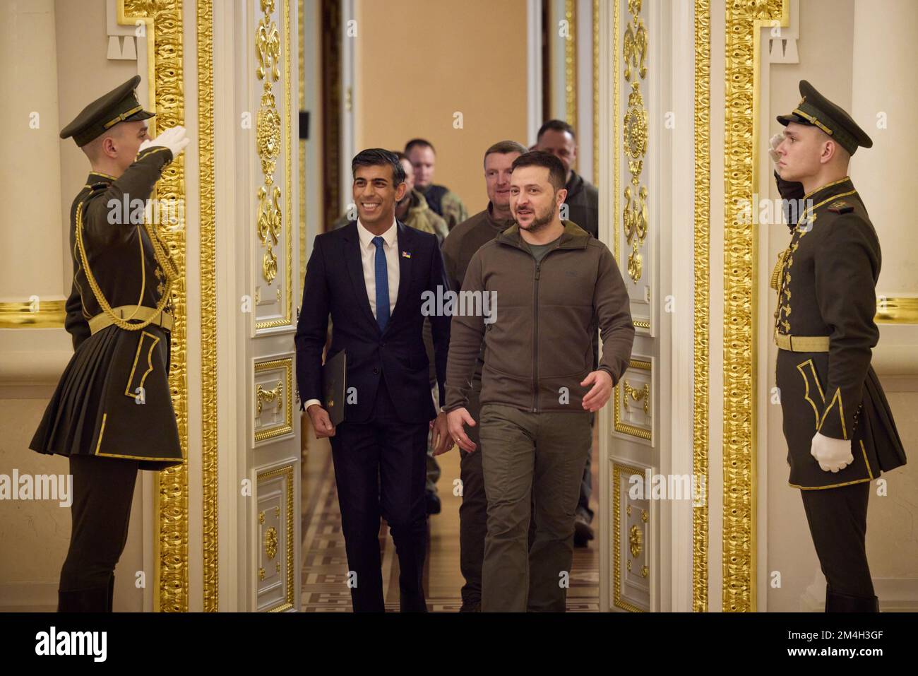 KIEW, UKRAINE - 19. November 2022 - der ukrainische Präsident Volodymyr Zelenskyy trifft sich mit dem britischen Premierminister Rishi Sunak in Kiew, Ukraine. Es Stockfoto