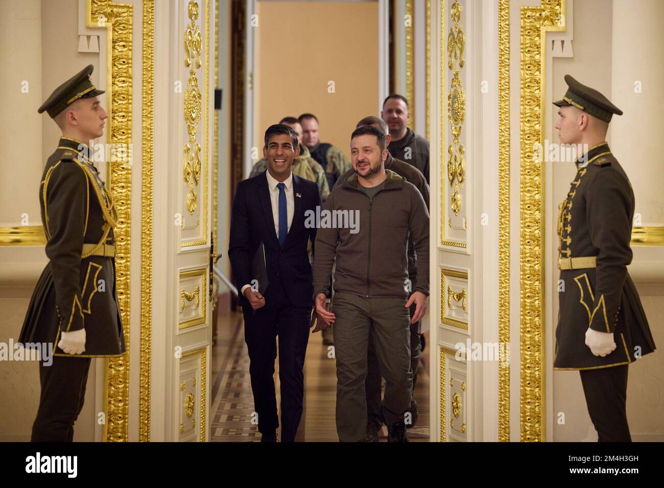 KIEW, UKRAINE - 19. November 2022 - der ukrainische Präsident Volodymyr Zelenskyy trifft sich mit dem britischen Premierminister Rishi Sunak in Kiew, Ukraine. Es Stockfoto