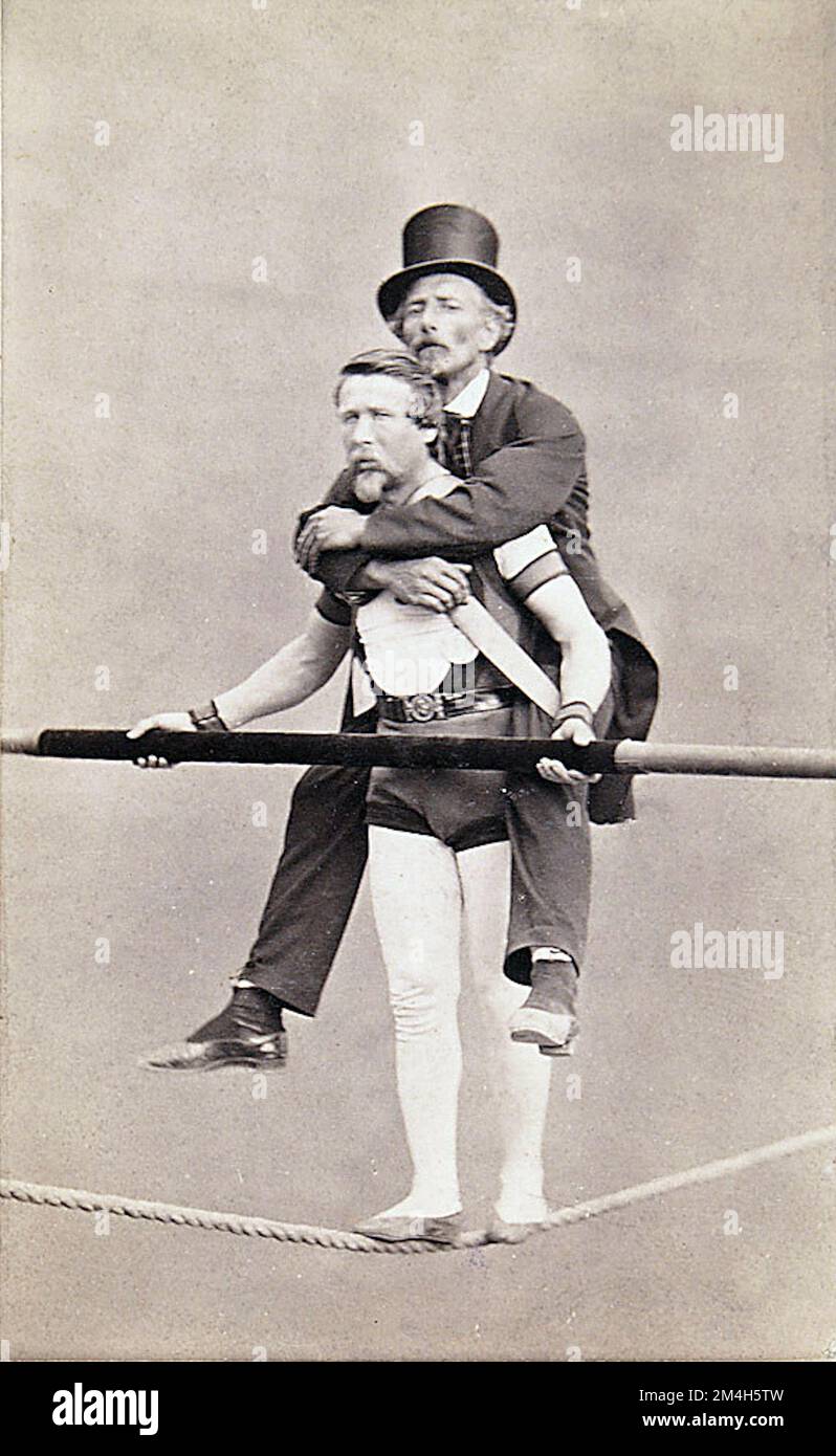 Die Brüder Alinari - Charles Blondin - Seiltänzer mit Balancestange und einem gut gekleideten Gentleman ein Huckepack Stockfoto