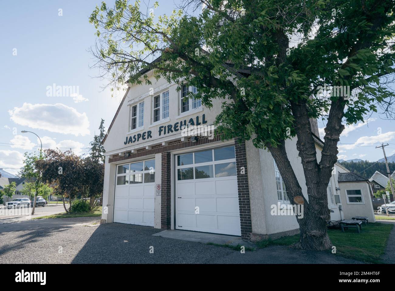 Jasper, Alberta, Kanada - 12. Juli 2022: Das historische Jasper Firehall-Gebäude im Stadtzentrum Stockfoto