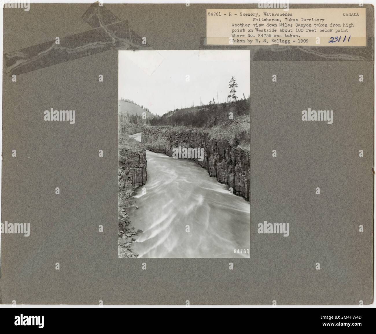 Flussszenen – Kanada. Fotografien zu National Forests, Resource Management Practices, Personal sowie Kultur- und Wirtschaftsgeschichte Stockfoto