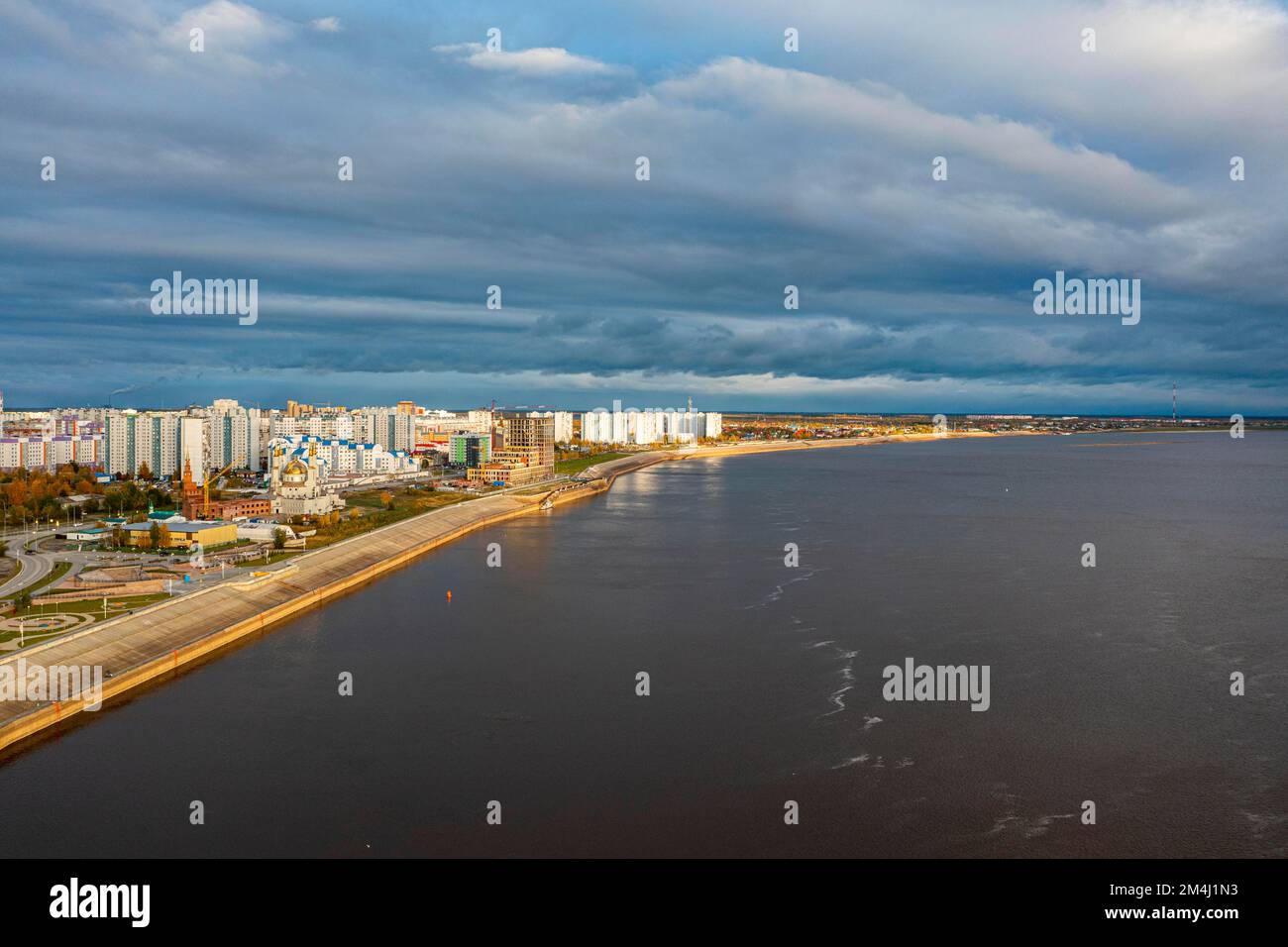 Der ob-Fluss in Nischnevartowsk, Chanty-Mansi Autonomer Okrug, Russland Stockfoto