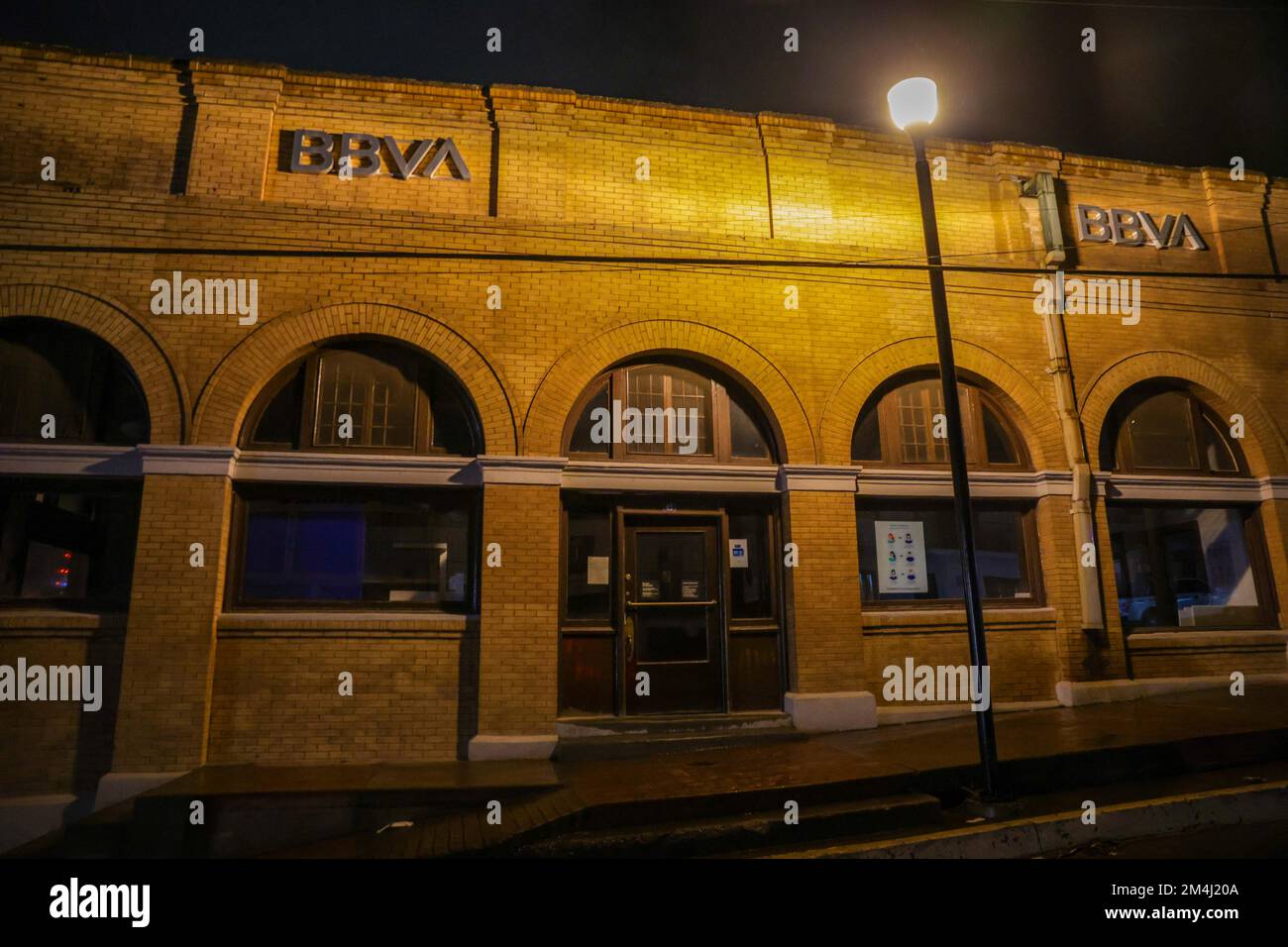 BBVA bancomer Bank in Cananea Mexiko. (Foto von North Photo) BBVA banco bancomer en Cananea Mexico. (Foto por Norte Photo) Stockfoto