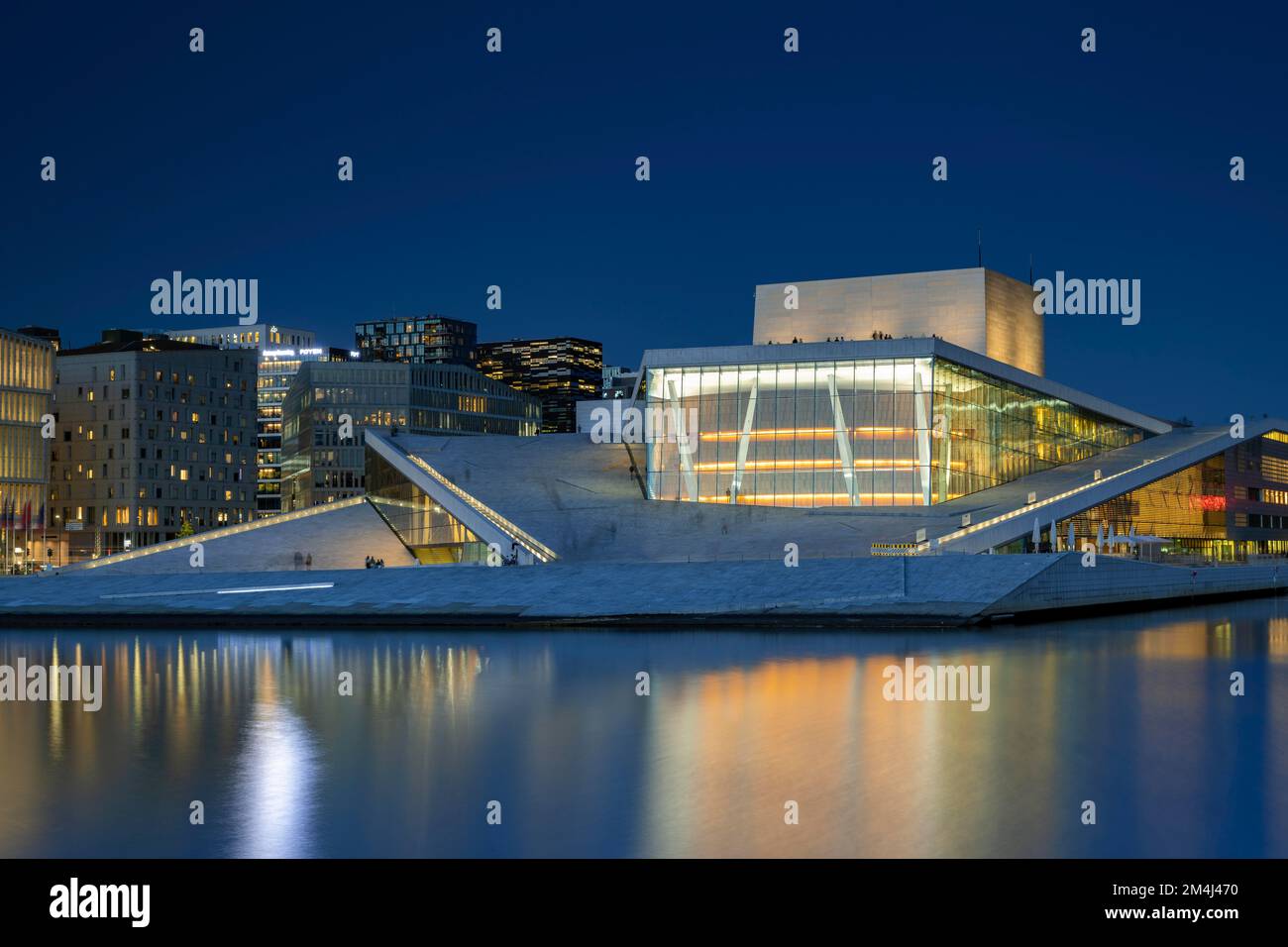 Oslo Opera House bei Nacht, Bjorvika District, Oslofjord, Norwegen Stockfoto