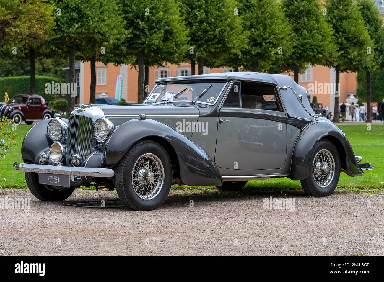 Vintage Lagonda V12 DHC, Großbritannien 1939, V12-Zylinder, 4. 480 ccm, 220 ps, 4-Gang, 1. 850 kg, 180 km/h, grau, schwarz, Classic Gala, International Stockfoto