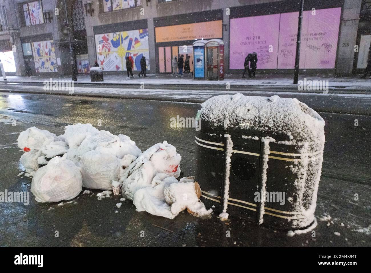 Schneefälle in London heute Abend, wie man sie im Zentrum von London sieht. Aufnahme am 1. Dezember 2022. © Belinda Jiao jiao.bilin@gmail.com 07598931257 http Stockfoto