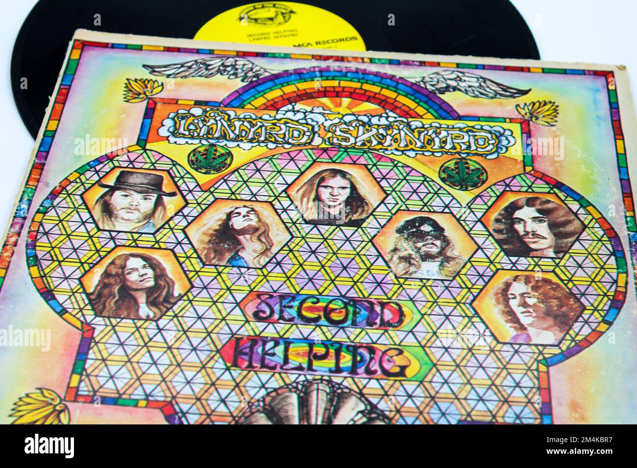 Country, Boogie Rock und Southern Rock Band, Lynyrd Skynyrd Musikalbum auf Vinyl LP Disc. Titel: Zweites helfende Albumcover Stockfoto