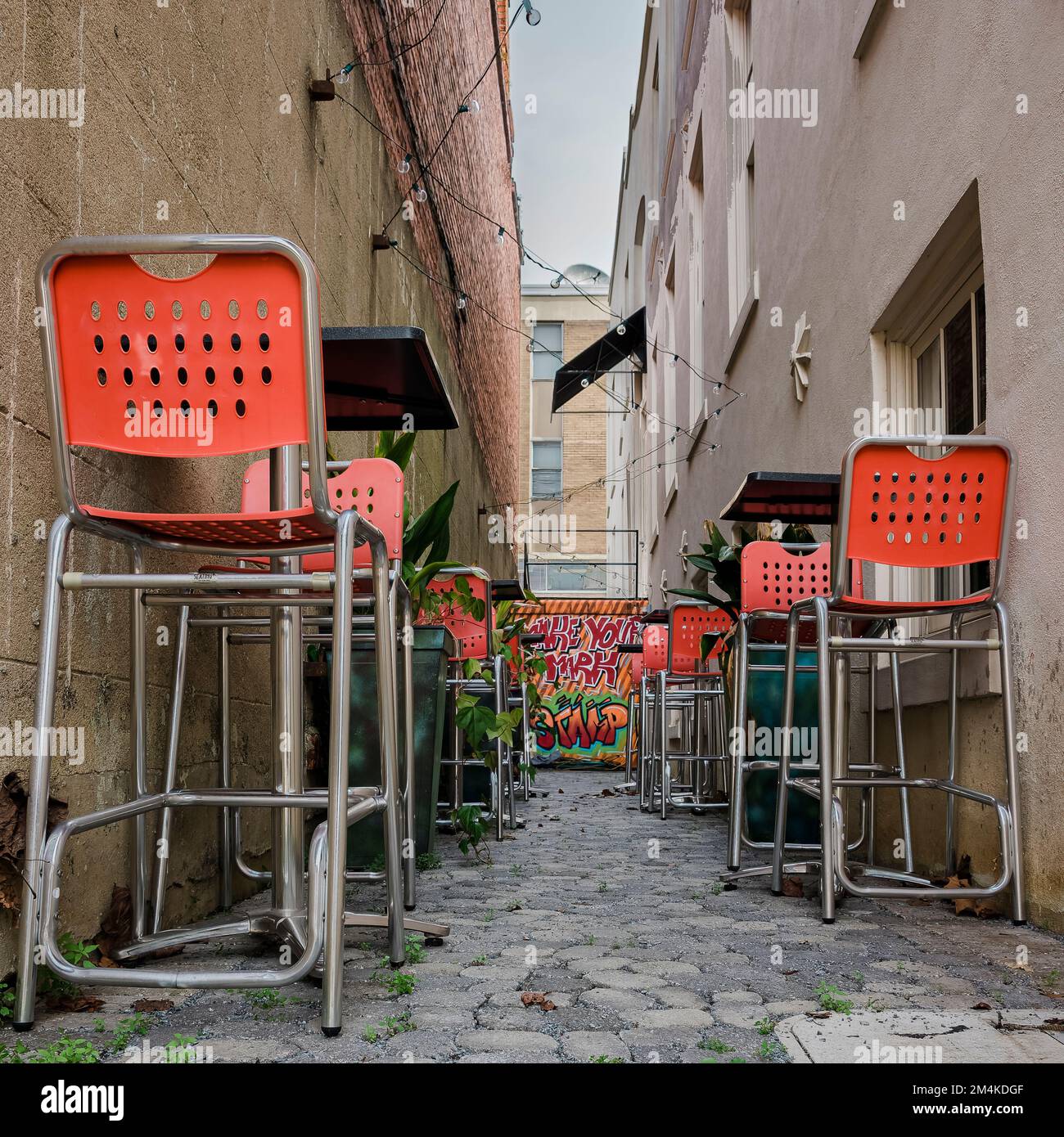 Barrestaurant im Innenhof im Stadtzentrum von Montgomery Alabama, USA. Stockfoto