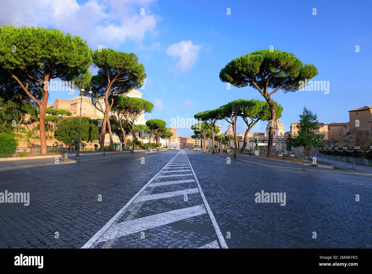 Stadtstraße von Rom: Via dei Fori Imperiali, Italien. Stockfoto
