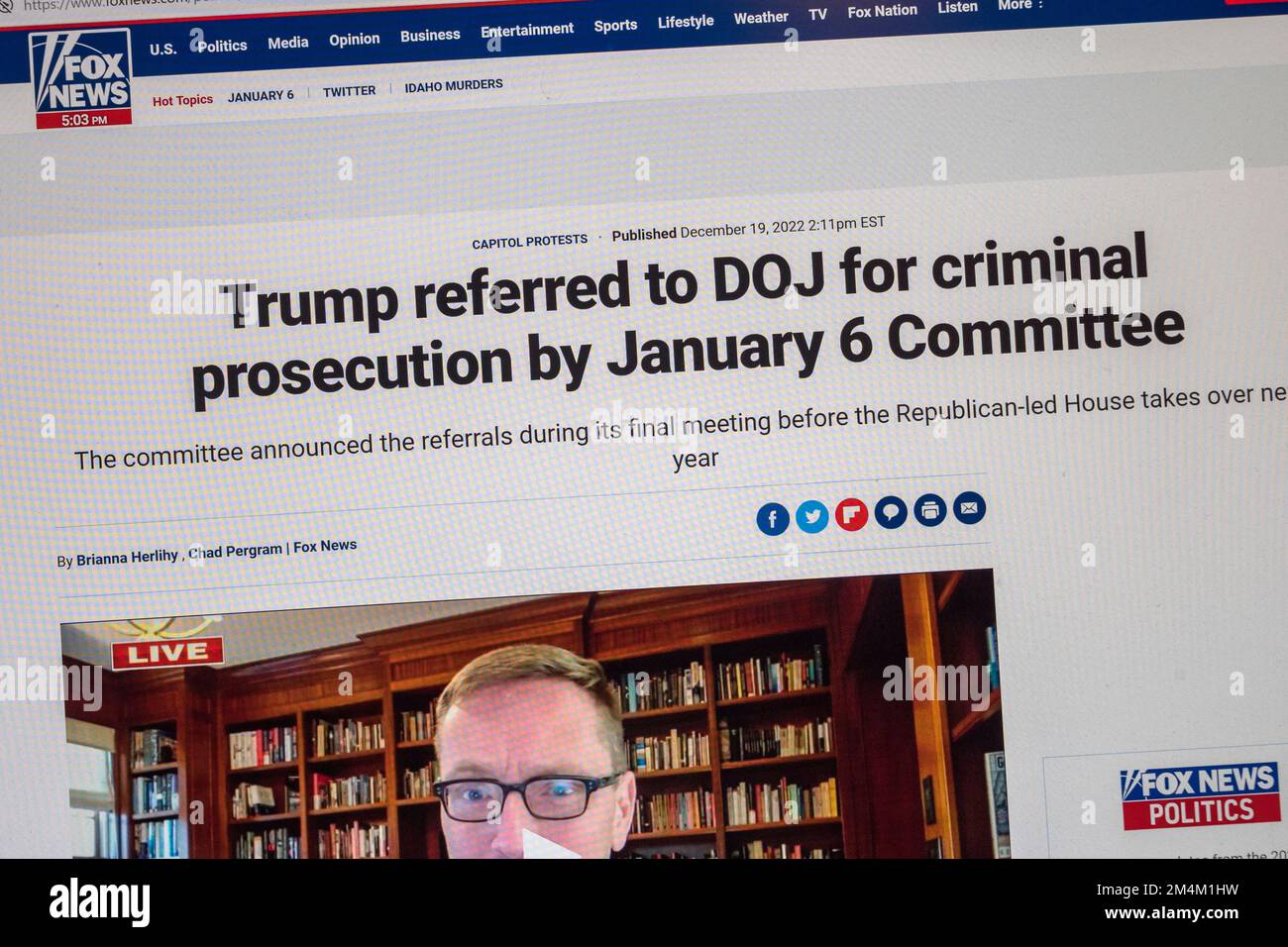 Schlagzeile auf Fox News Website mit Eilmeldung über die Befassung von Präsident Trump am 6. Januar 2022 durch den Ausschuss am 19. Dezember. Stockfoto