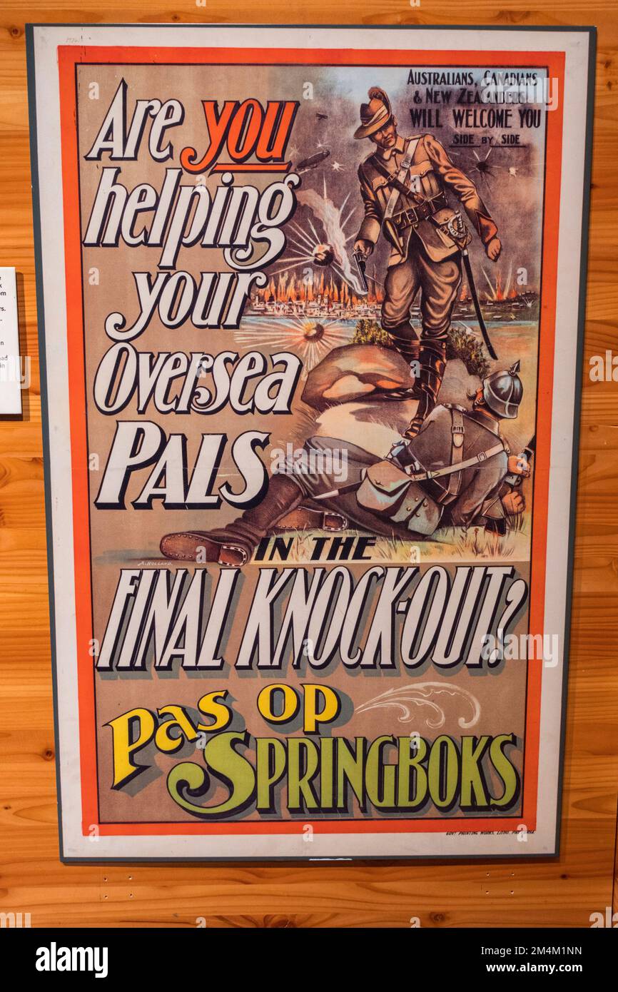 „Are you help your overseas Kumpels in the Final Knock-out“, ein südafrikanisches Rekrutierungsposten aus dem Zweiten Weltkrieg im Imperial war Museum, London, Großbritannien. Stockfoto