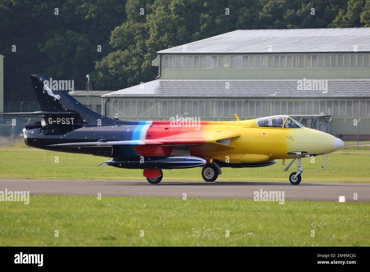 Hawker Hunter Mk 58A „Miss Demeanour“ auf der Dunsfold Wing and Wheels Show 2013 in Surrey, Großbritannien Stockfoto