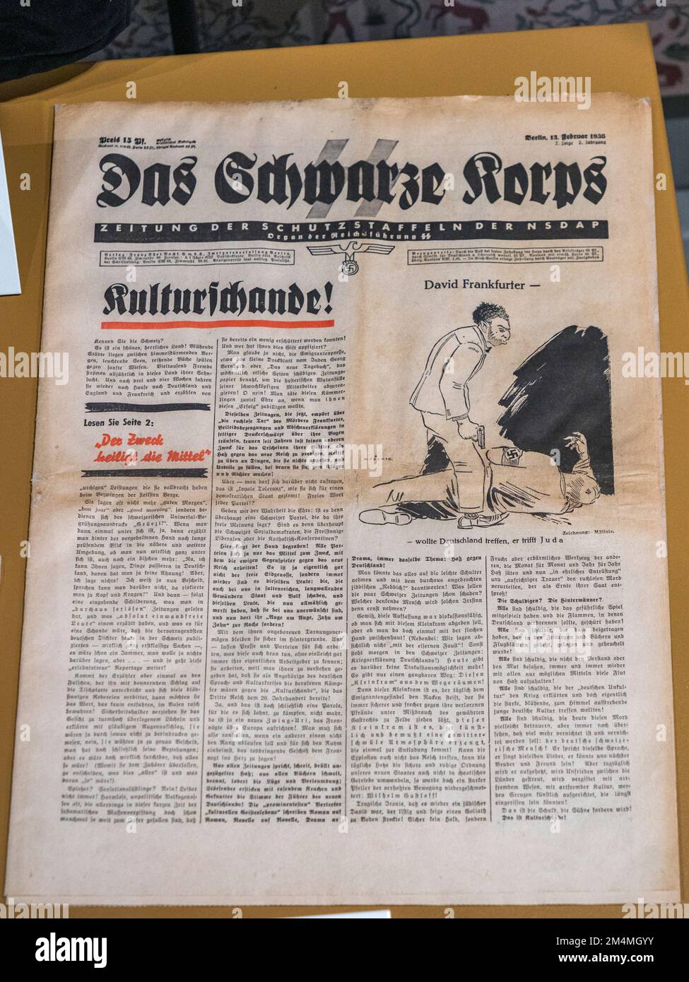 "Das Schwarze Korps" ("das Schwarze Korps") die Nazi-SS-Zeitung, 13. Februar 1936, Imperial war Museum, London, Großbritannien. Stockfoto