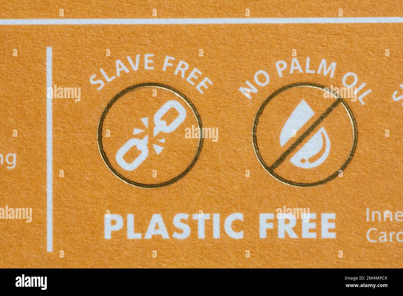 Sklavenfrei, keine Palmöl-Symbole, plastikfreies Detail über Love Cocoa von James Cadbury, Salz-Karamell-Schokoriegel Stockfoto
