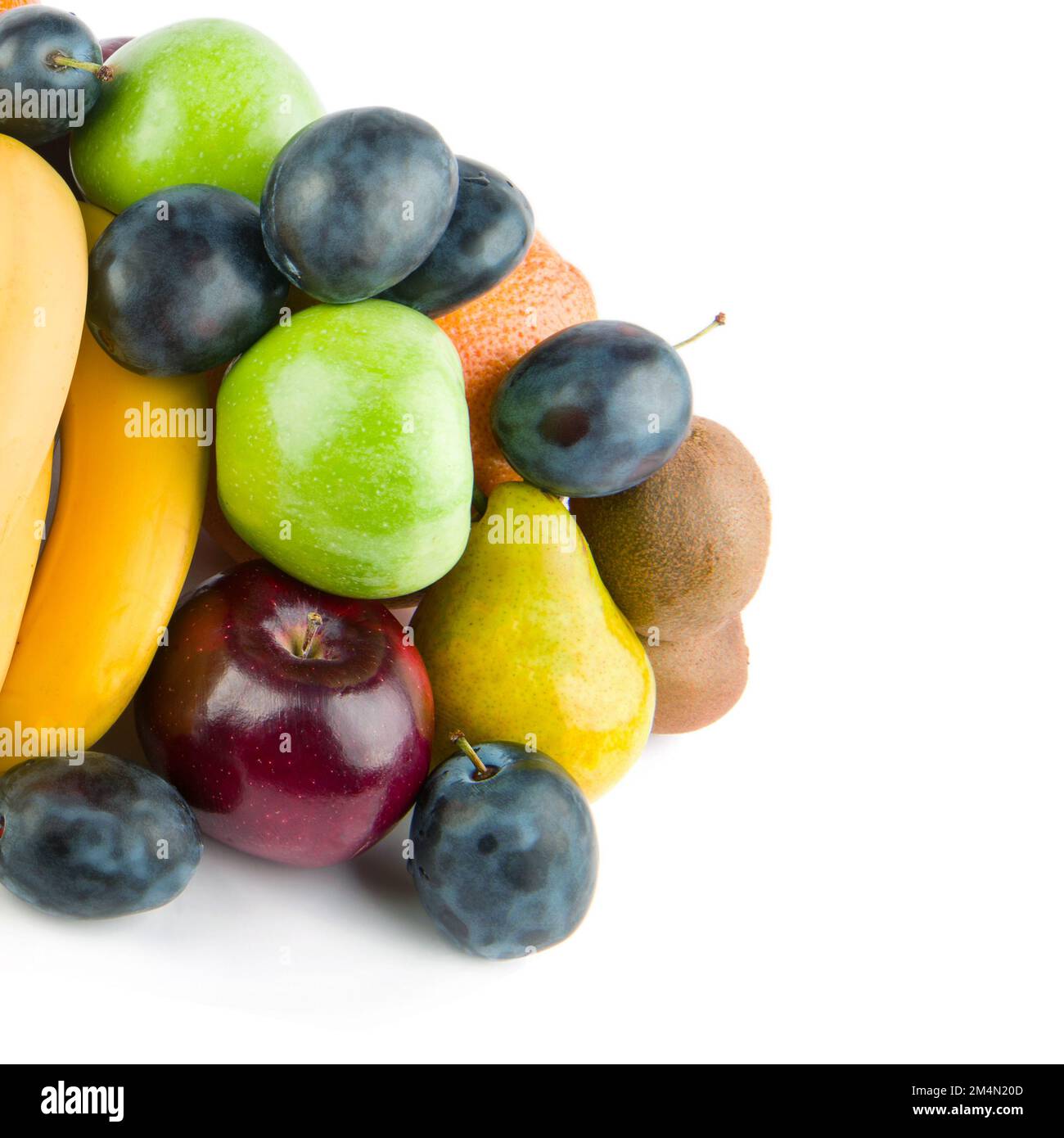 Früchte auf weißem Hintergrund isoliert. Geben Sie Platz für Text frei. Stockfoto