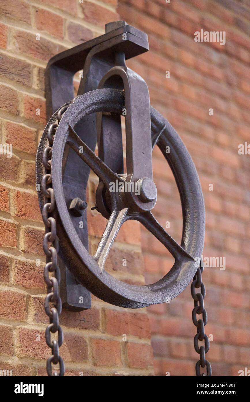 Zahnräder und Zahnräder aus Metall. Antik. Stockfoto