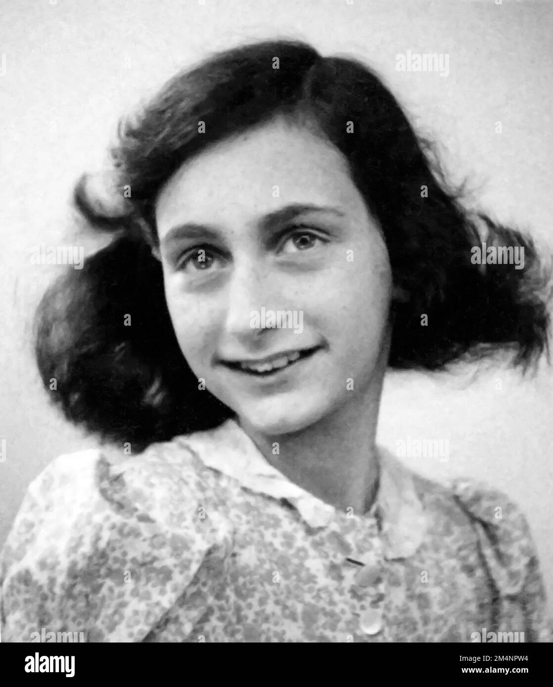 Anne Frank. Passfoto von Annelies Marie 'Anne' Frank (1929-1945), das junge jüdische Mädchen, das sein Tagebuch über das Leben unter der Nazibesetzung berühmt machte, 1942 Stockfoto