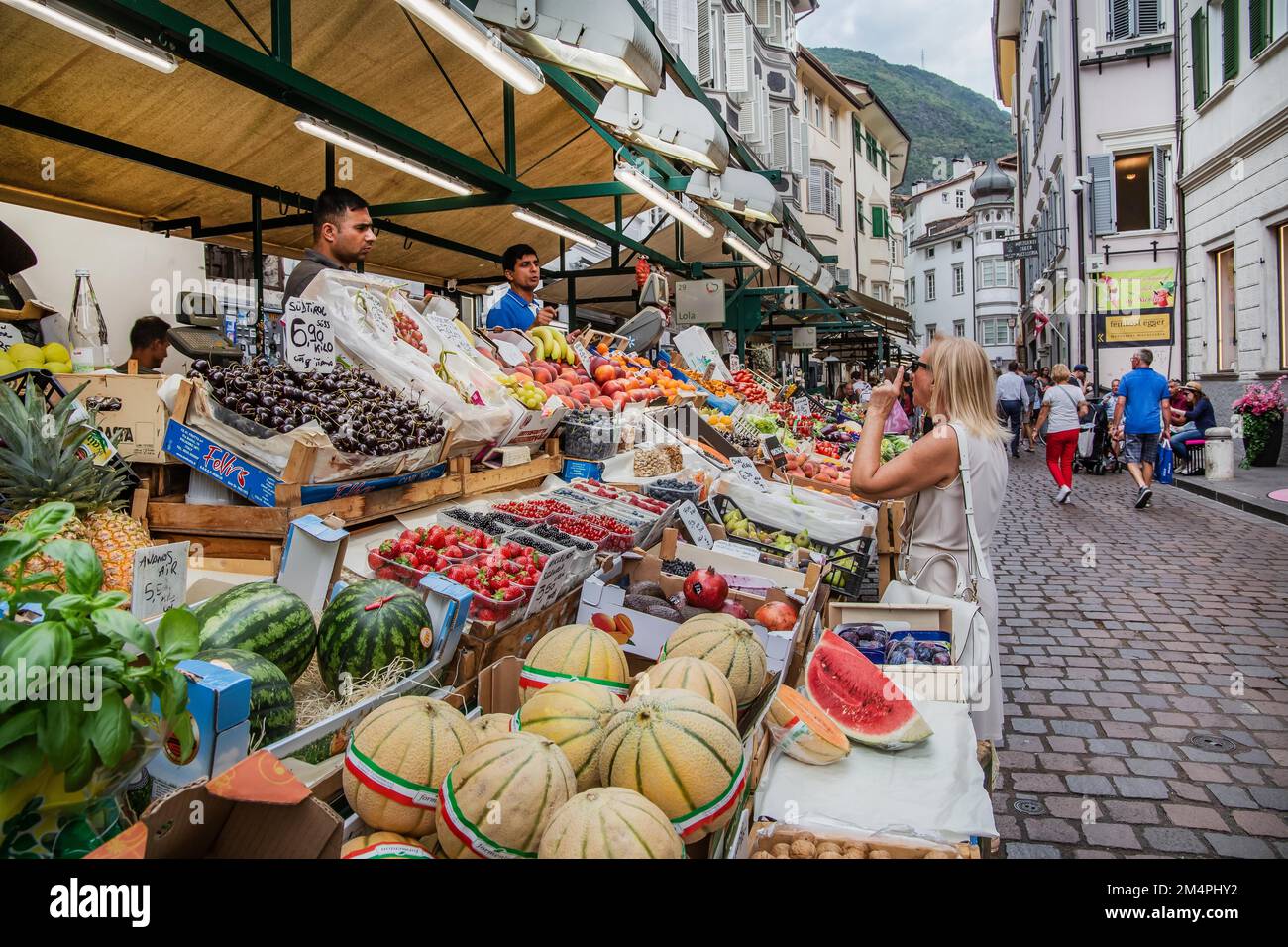 Obstmarkt in der Altstadt, Bozen, Provinz Bozen, Südtirol, Trentino Alto Adige, Norditalien, Italien Stockfoto