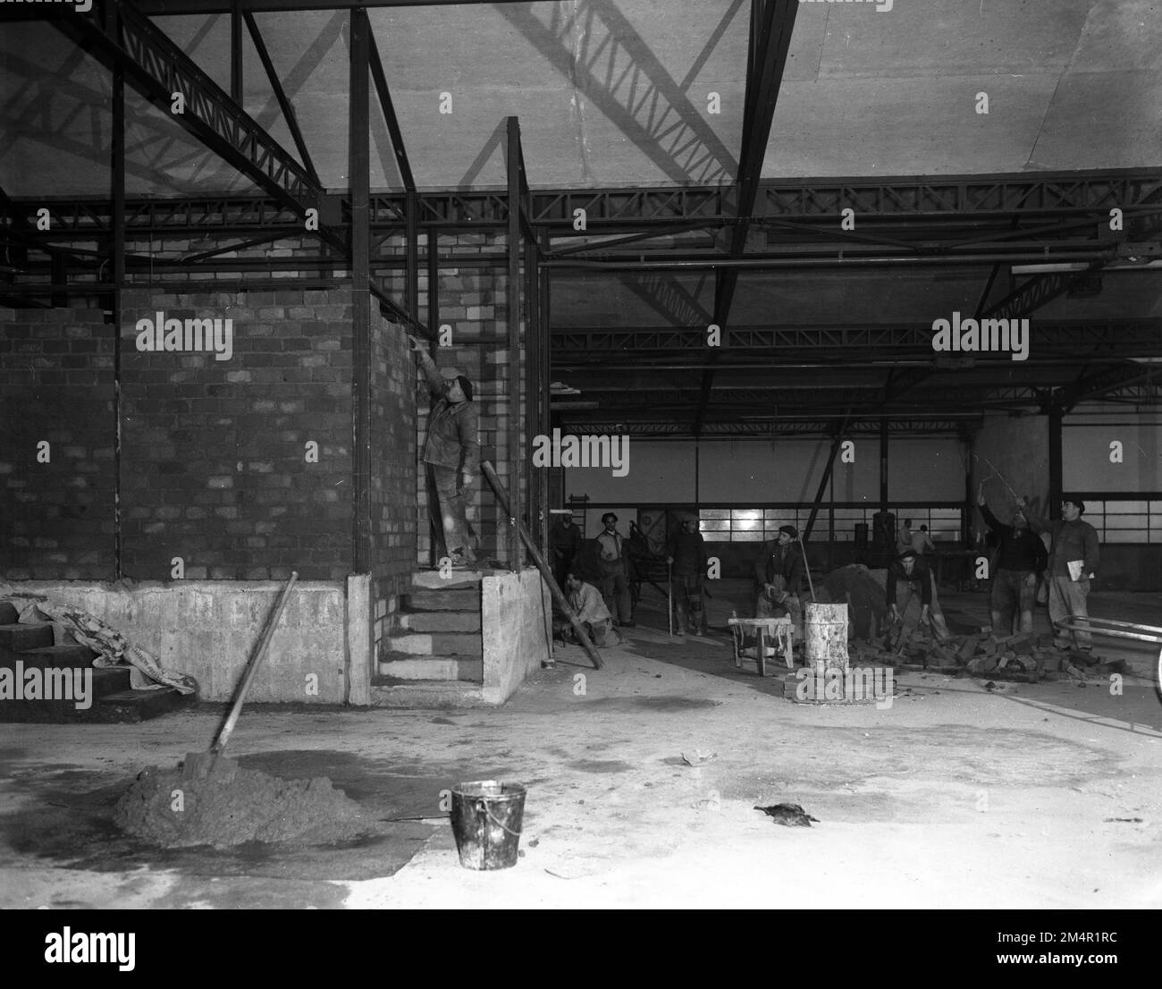 Glaenzer Spicer - Französische Industrie hat sich jetzt auf Hersteller von Gelenken und Wellen im Verteidigungsbereich konzentriert. Fotos von Marshall-Plan-Programmen, Ausstellungen und Personal Stockfoto