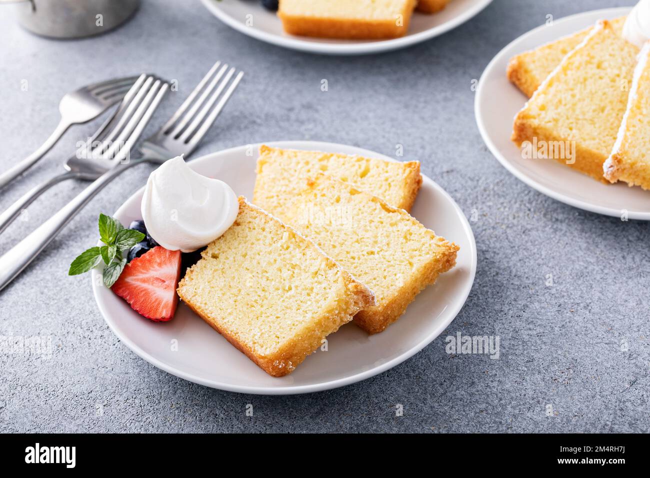 Hausgemachter Pfannkuchen mit Schlagsahne Stockfoto