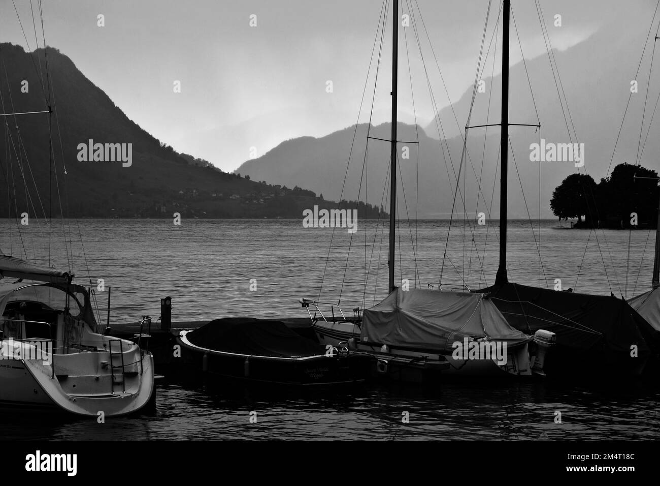 Blick auf den Luzerner See und die Berge von Pier, Weggis, Schweiz, bundesrepublik, Westeuropa Stockfoto