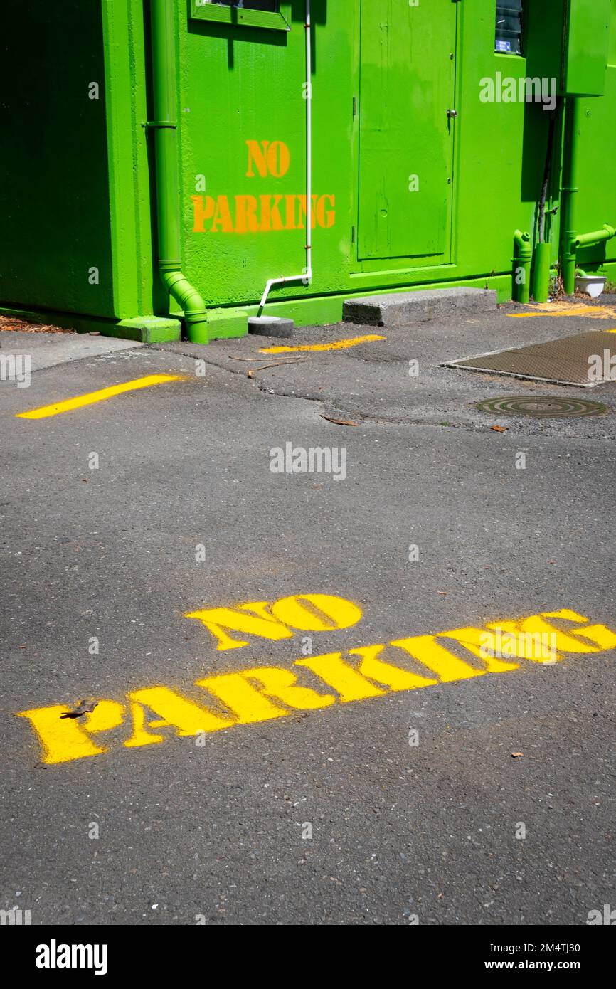 „Parken verboten“-Schilder, Petone, Wellington, North Island, Neuseeland Stockfoto