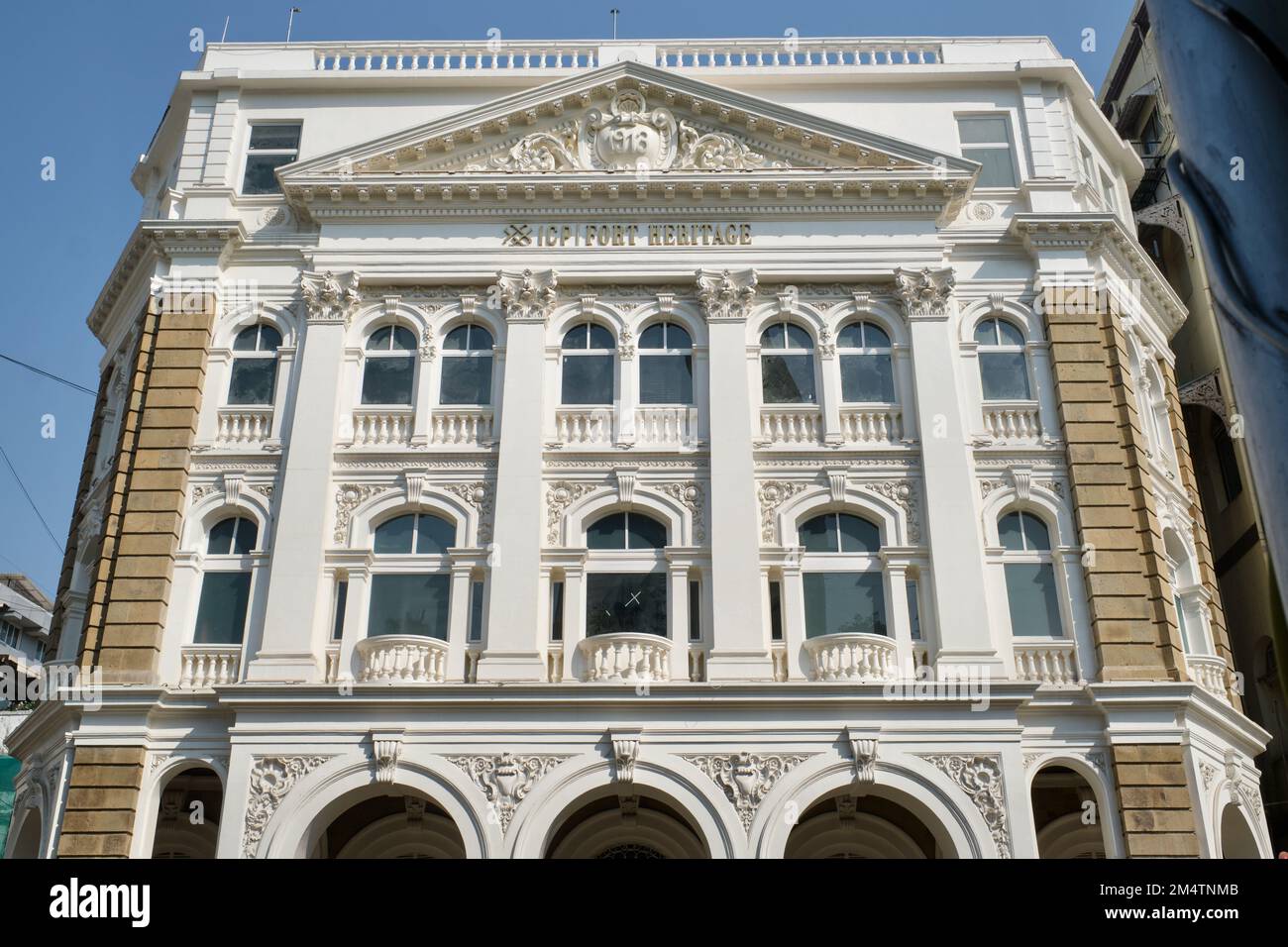 ICP Fort Heritage Building aus der Kolonialzeit in Fort Area, Mumbai, Indien Stockfoto